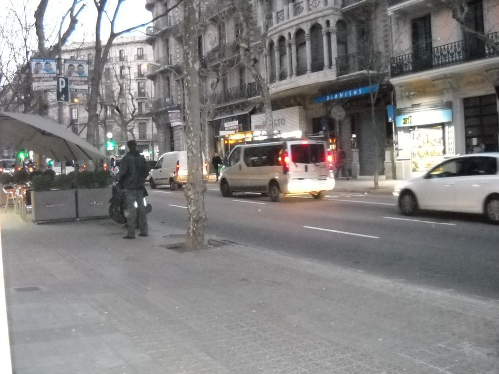 Hostal Aribau Barcelona Buitenkant foto