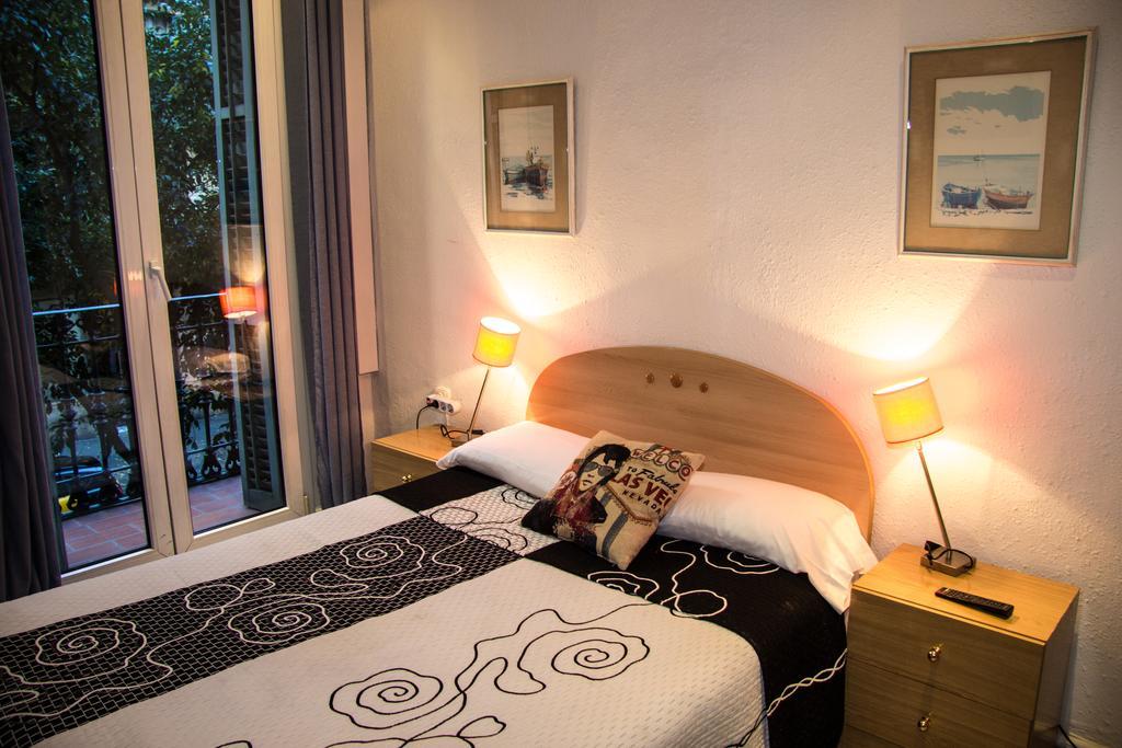 Hostal Aribau Barcelona Buitenkant foto