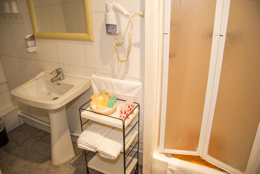 Hostal Aribau Barcelona Buitenkant foto