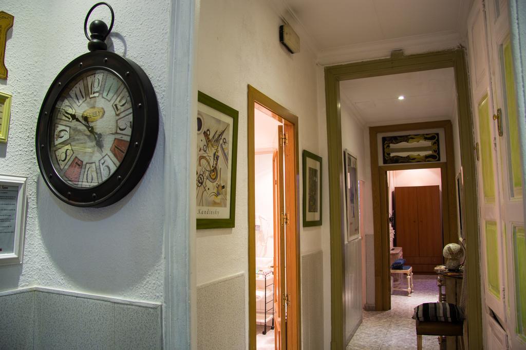 Hostal Aribau Barcelona Buitenkant foto