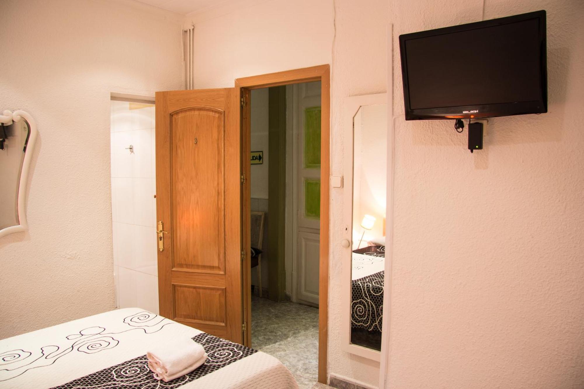 Hostal Aribau Barcelona Buitenkant foto