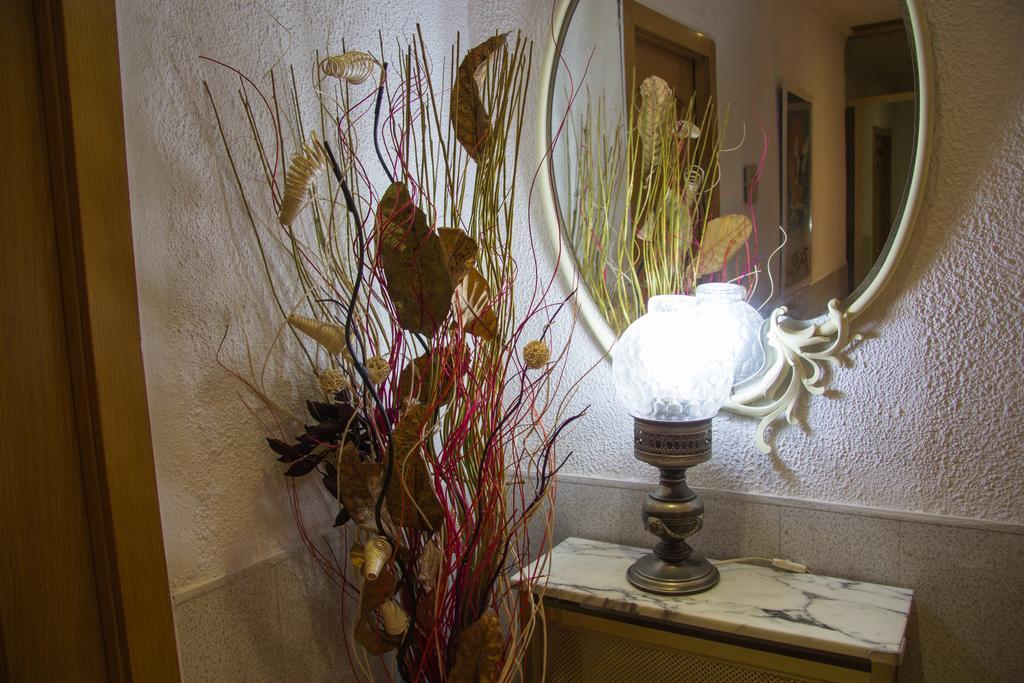 Hostal Aribau Barcelona Buitenkant foto