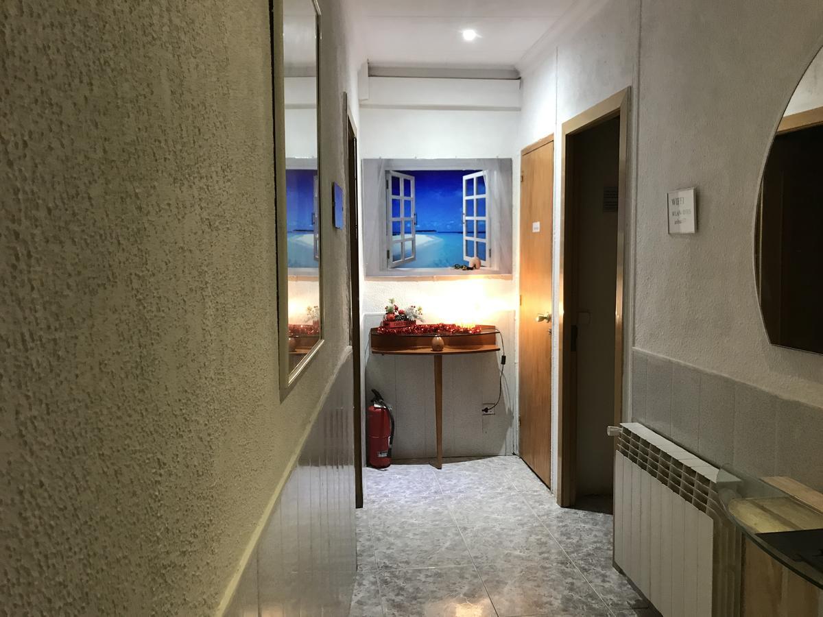 Hostal Aribau Barcelona Buitenkant foto