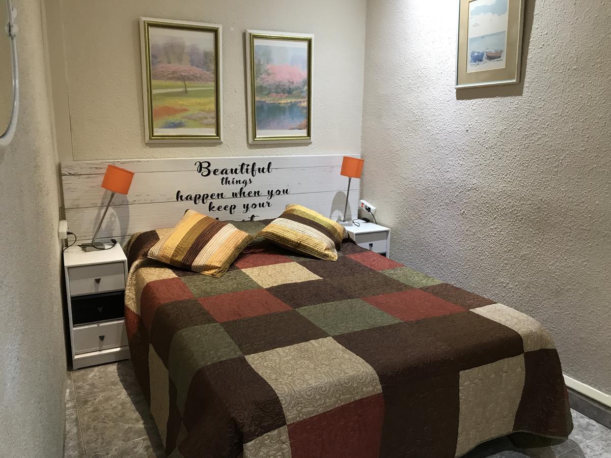 Hostal Aribau Barcelona Buitenkant foto