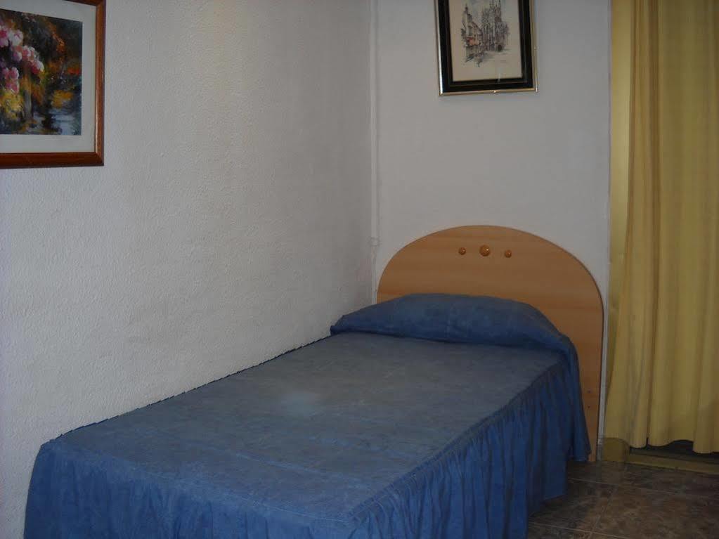 Hostal Aribau Barcelona Buitenkant foto