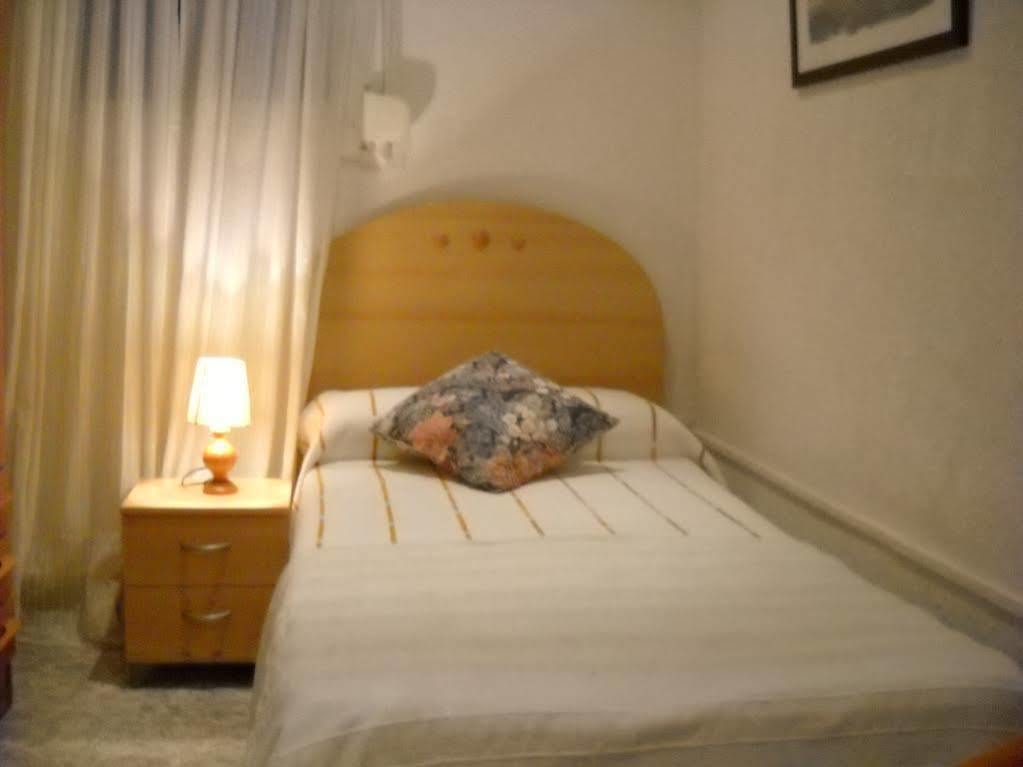 Hostal Aribau Barcelona Buitenkant foto