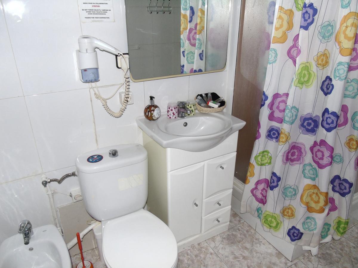 Hostal Aribau Barcelona Buitenkant foto