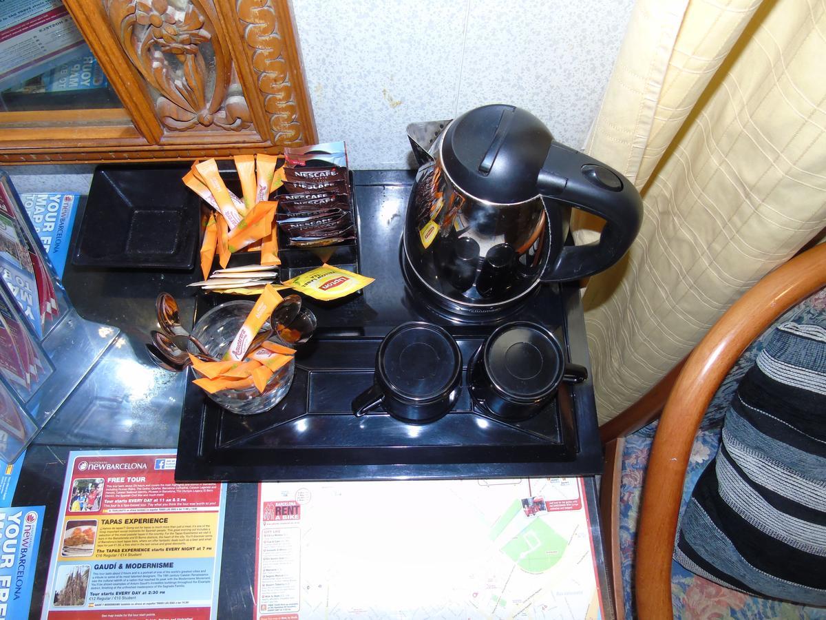 Hostal Aribau Barcelona Buitenkant foto