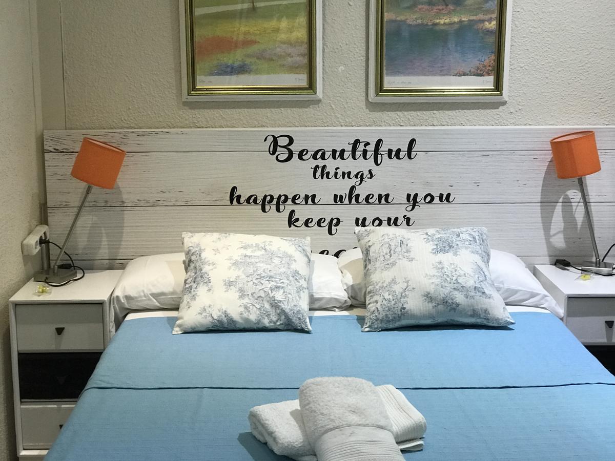 Hostal Aribau Barcelona Buitenkant foto